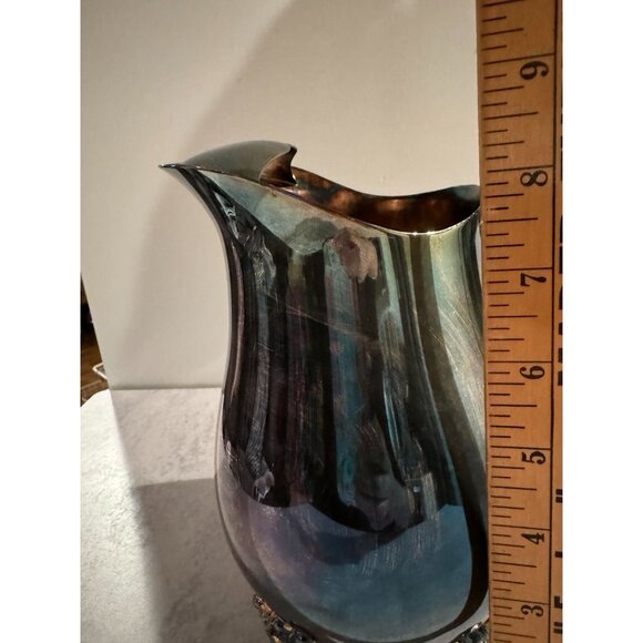 Vintage Oneida Silverplate Ice Water Pitcher with Ice Lip – Ornate Feet – Classi - Picture 2 of 8